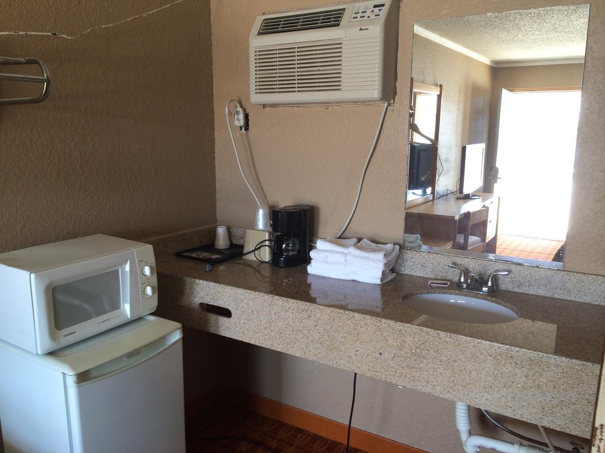 Lake Shore Motel Mannford Екстериор снимка