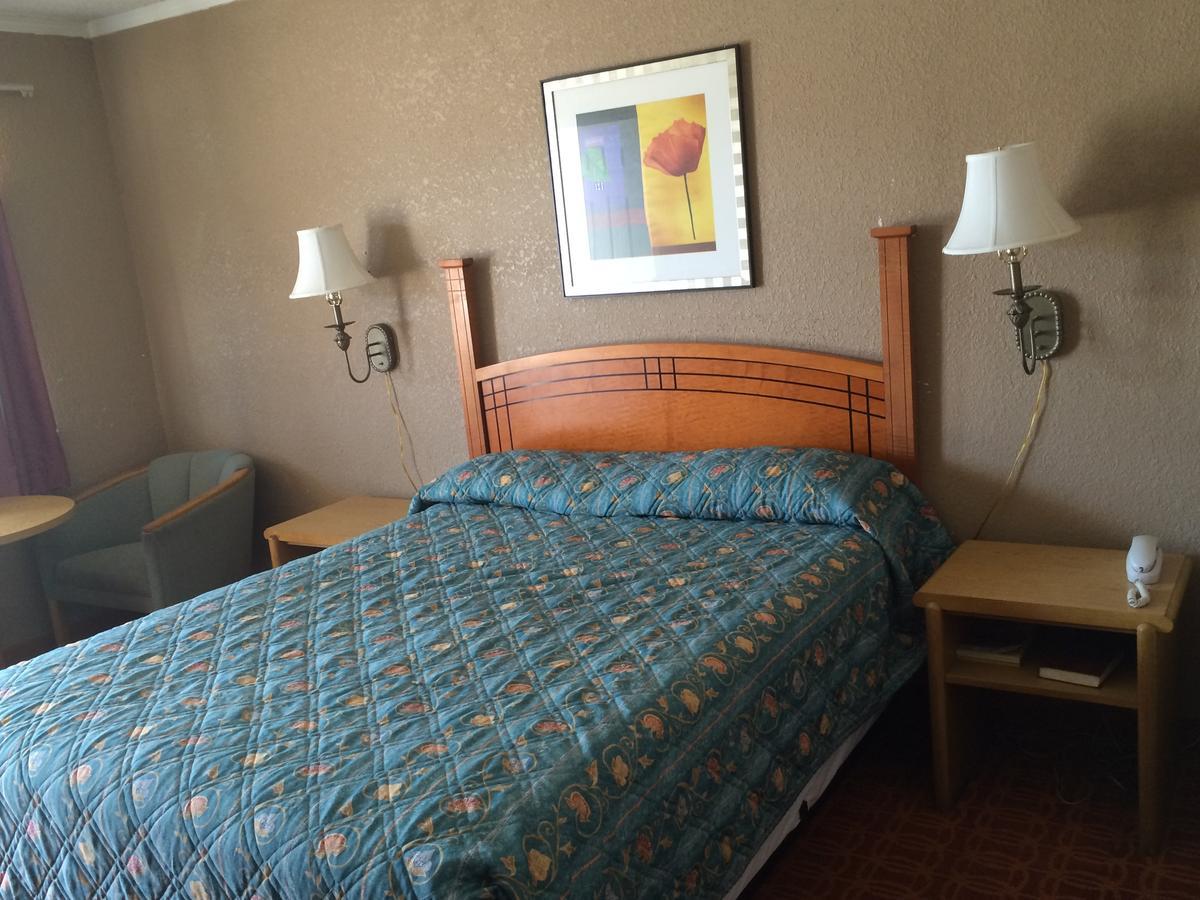Lake Shore Motel Mannford Екстериор снимка